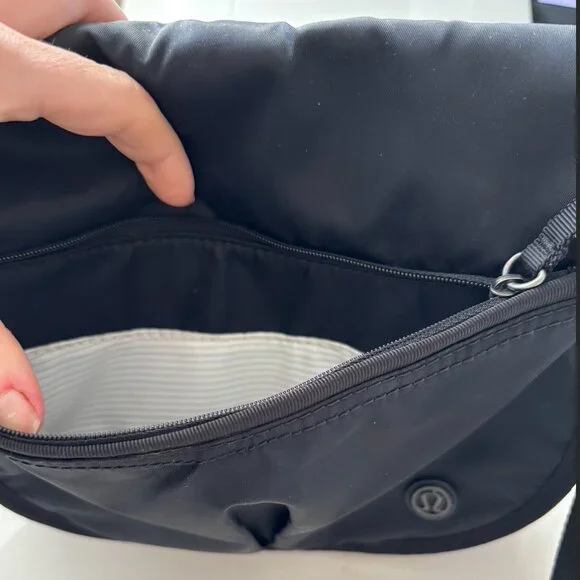 Lululemon Festival Bag- Black - Picture 3 of 5